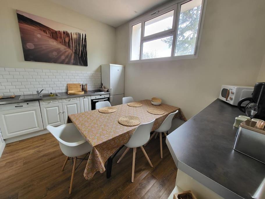 Le P'Tit Nid Apartment Parthenay Ngoại thất bức ảnh